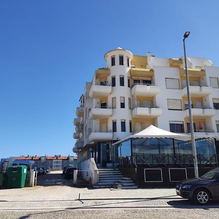 Apartment By The Beach! With Large Balcony! サン・マルティーニョ・ド・ポルト エクステリア 写真