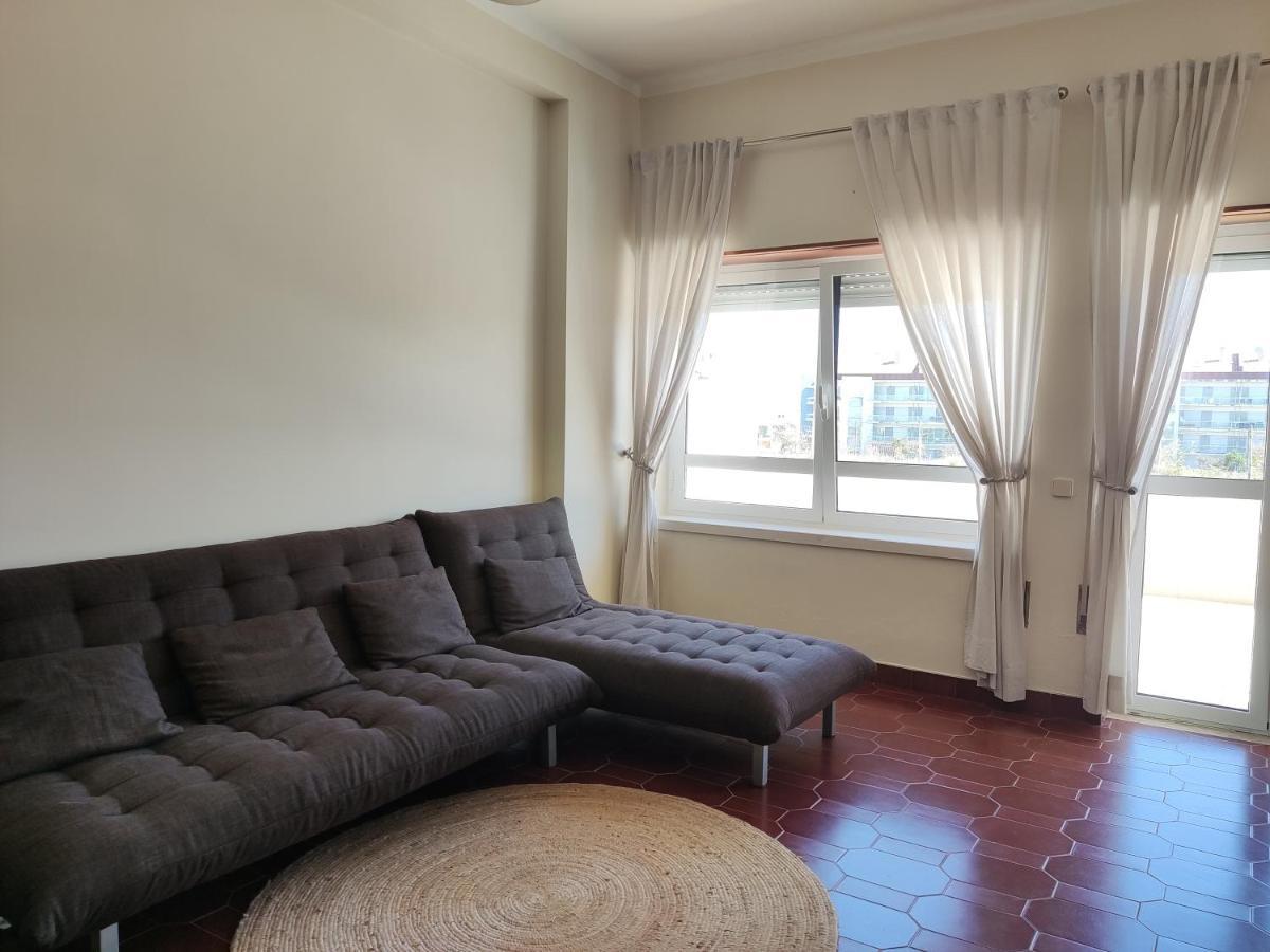 Apartment By The Beach! With Large Balcony! サン・マルティーニョ・ド・ポルト エクステリア 写真